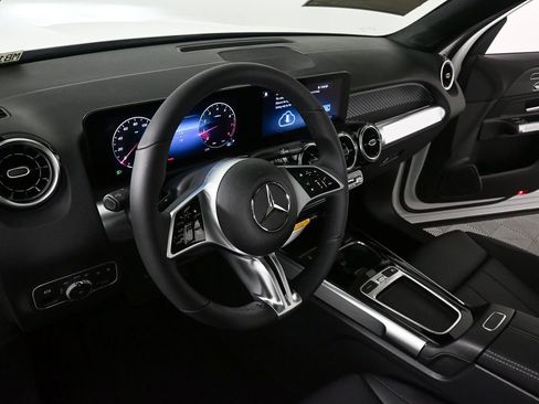 New 2026 Mercedes-Benz GLB 250 image 6