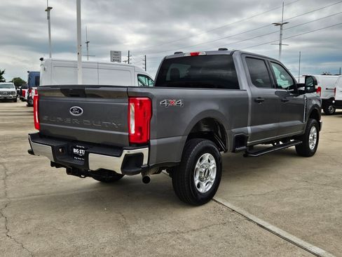 Certified 2025 Ford F250 XLT AWD/4WD image 3