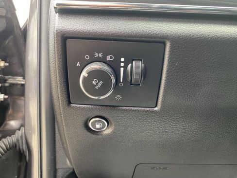 Used 2020 Jeep Grand Cherokee Limited AWD/4WD image 17