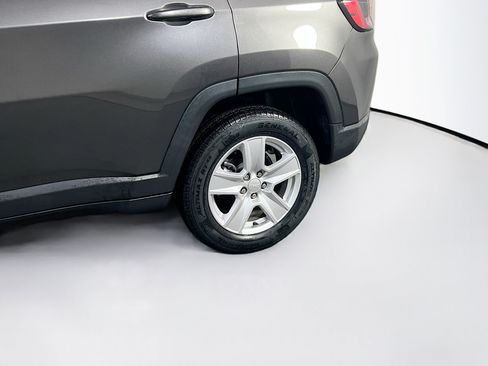 Used 2022 Jeep Compass Latitude AWD/4WD image 28