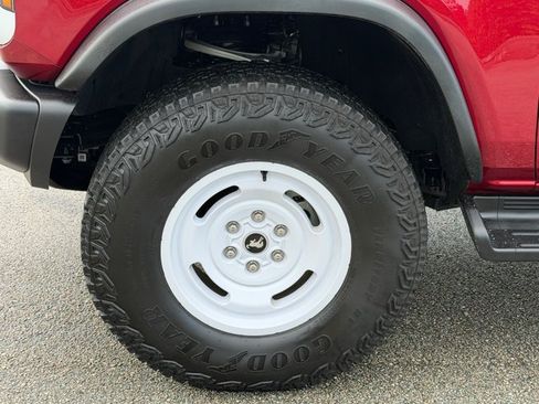 Certified 2025 Ford Bronco Heritage Edition AWD/4WD image 11