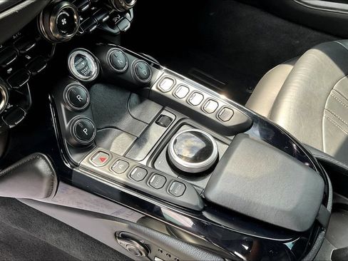 Used 2019 Aston Martin V8 Vantage Coupe RWD image 16