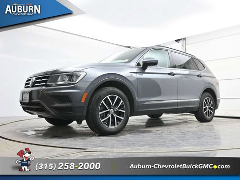 Used 2021 Volkswagen Tiguan SE w/ Panoramic Sunroof Package AWD/4WD image 16