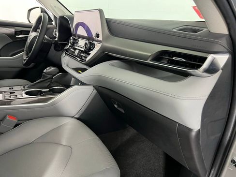 Used 2023 Toyota Highlander Limited image 34