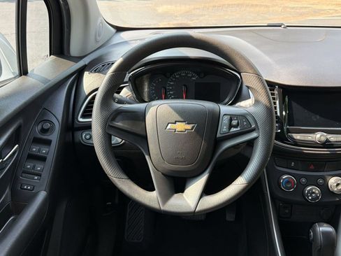 Used 2019 Chevrolet Trax LS FWD image 11