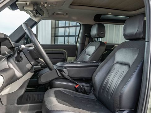 Used 2021 Land Rover Defender 90 First Edition image 8