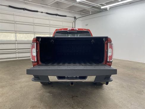 Used 2016 GMC Canyon SLT w/ Driver Alert Package image 29