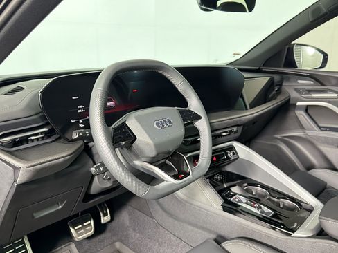 Certified 2025 Audi SQ5 Prestige w/ Prestige Package image 4