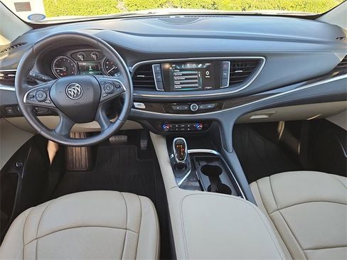 Used 2018 Buick Enclave Essence image 9