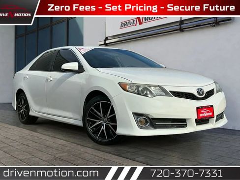 Used 2012 Toyota Camry SE image 1