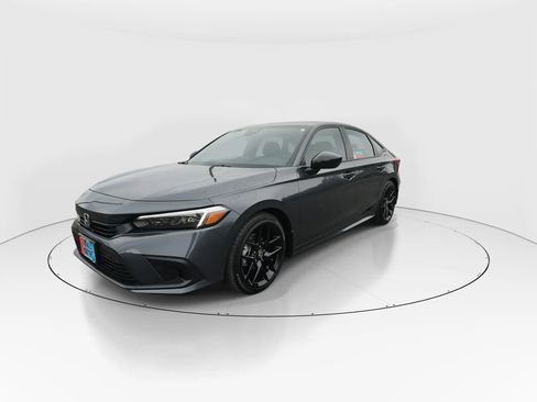 Used 2024 Honda Civic Sport image 4