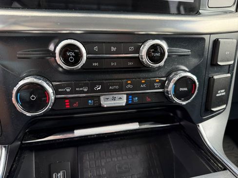 Certified 2022 Ford F150 Lariat w/ Trailer Tow Package AWD/4WD image 19