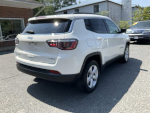 Used 2018 Jeep Compass Latitude w/ Cold Weather Group AWD/4WD image 5