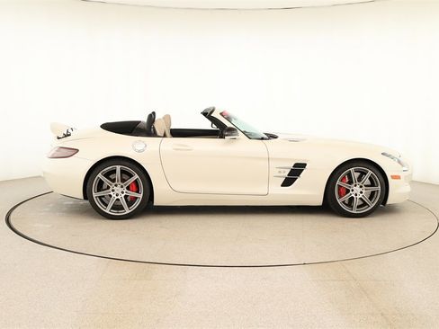 Used 2012 Mercedes-Benz SLS AMG Roadster image 8