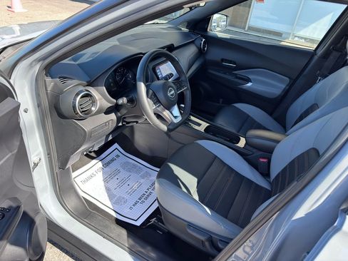 Used 2022 Nissan Kicks SR w/ Premium Package FWD image 14