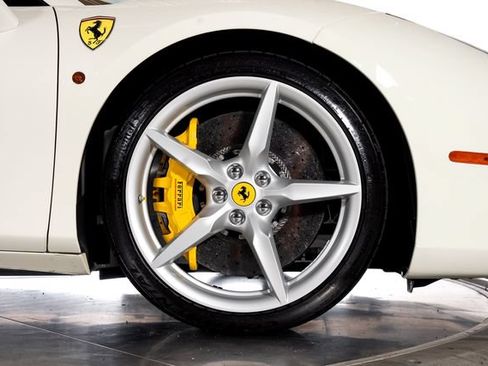 Certified 2018 Ferrari 488 Spider RWD image 21
