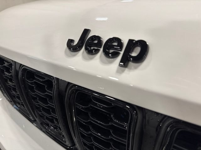 Used 2023 Jeep Grand Cherokee L Laredo AWD/4WD image 34