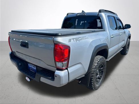 Used 2016 Toyota Tacoma TRD Off-Road w/ Premium & Technology Package AWD/4WD image 7