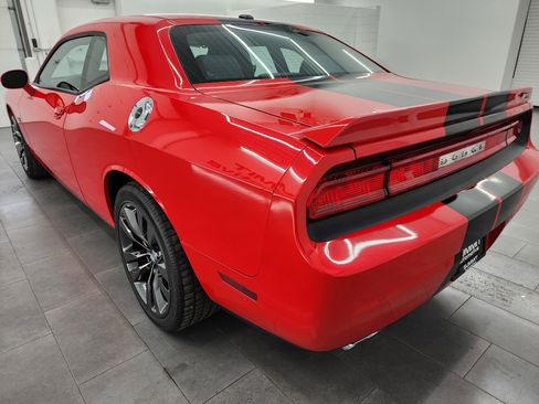 Used 2014 Dodge Challenger SRT8 image 6