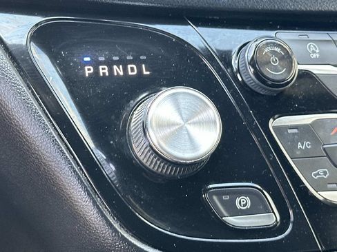 Used 2018 Chrysler Pacifica Touring Plus w/ S Appearance Package FWD image 24