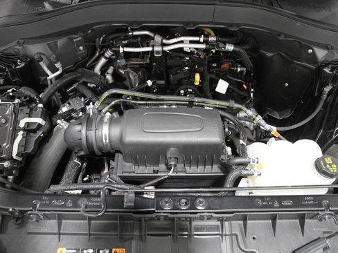 Certified 2021 Ford Explorer XLT w/ Equipment Group 202A image 22