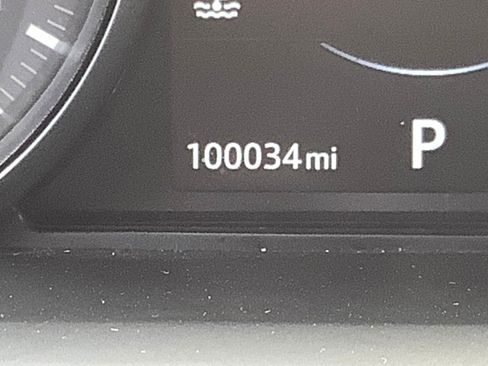 Used 2017 Land Rover Range Rover Sport HSE image 28