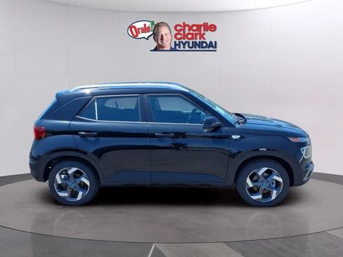 New 2026 Hyundai Venue SEL FWD image 6