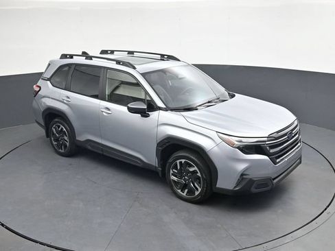 Used 2025 Subaru Forester Limited AWD/4WD image 22