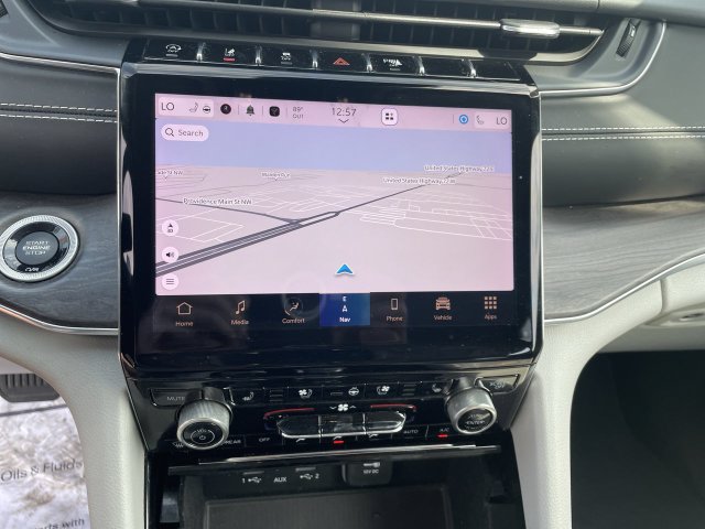 Used 2021 Jeep Grand Cherokee L Overland w/ Luxury Tech Group IV AWD/4WD image 22