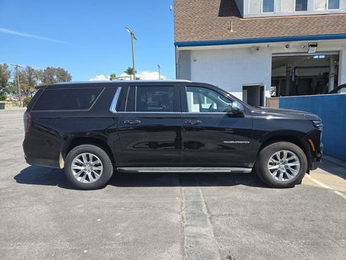 Used 2026 Chevrolet Suburban Premier AWD/4WD image 2