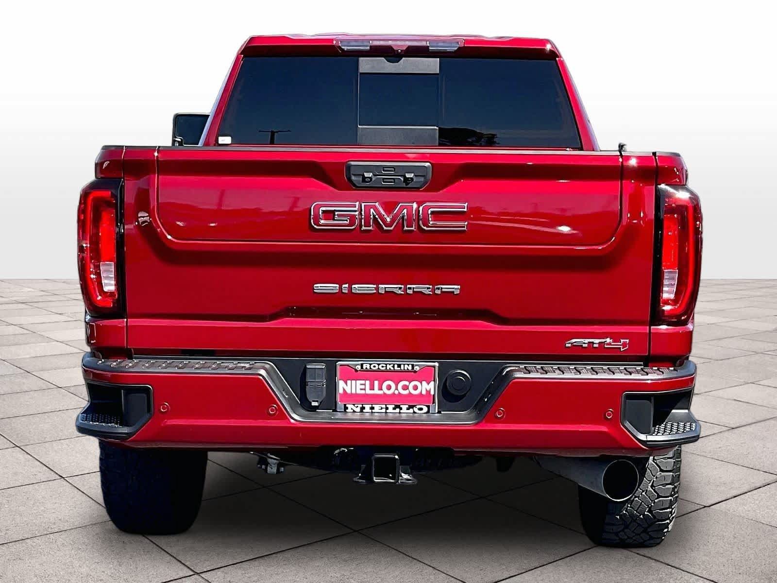 Used 2022 GMC Sierra 2500 AT4 w/ AT4 Preferred Package AWD/4WD image 7