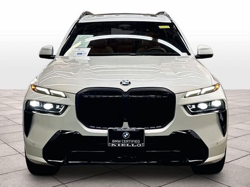 Used 2025 BMW X7 xDrive40i w/ M Sport Package AWD/4WD image 3