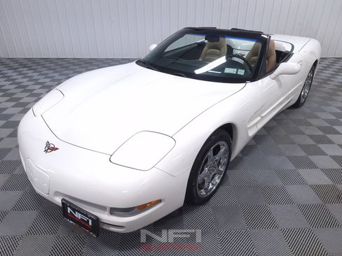 Used 2001 Chevrolet Corvette Coupe w/ Preferred Equipment Group2 RWD image 5