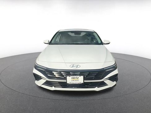 Used 2025 Hyundai Elantra SEL image 4