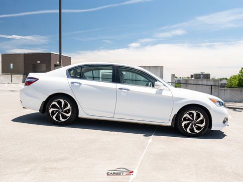 Used 2017 Honda Accord EX-L image 8