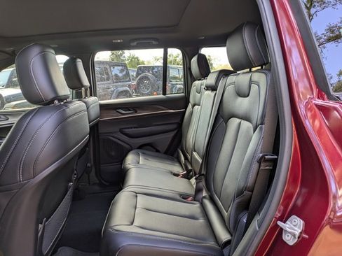 New 2025 Jeep Grand Cherokee Limited w/ Black Appearance Package image 14