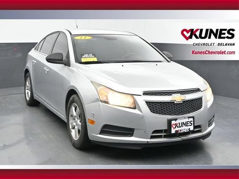 Used 2011 Chevrolet Cruze LT FWD image 1