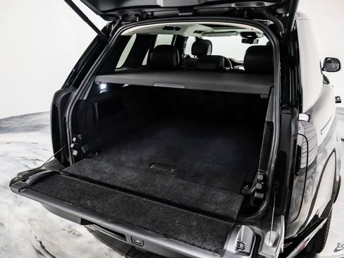 Used 2024 Land Rover Range Rover SE image 95