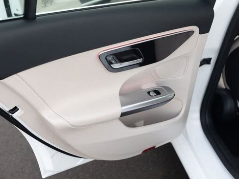 Used 2023 Mercedes-Benz C 300 4MATIC Sedan image 43