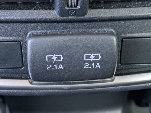 Used 2022 Subaru Forester Limited AWD/4WD image 17