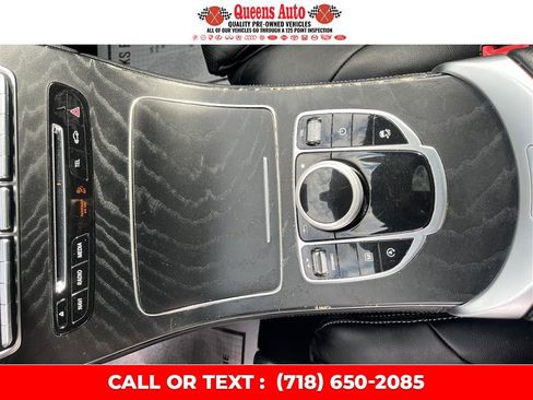 Used 2019 Mercedes-Benz GLC 300 4MATIC w/ Premium Package image 16