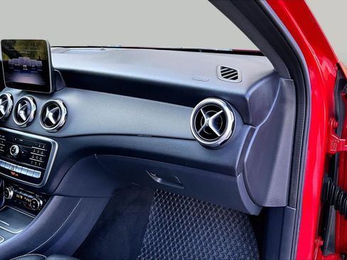 Used 2018 Mercedes-Benz GLA 250 4MATIC image 19