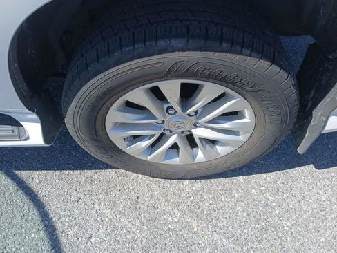 Used 2022 Lexus GX 460 image 24