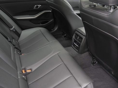 Used 2025 BMW 330i xDrive Sedan AWD/4WD image 33