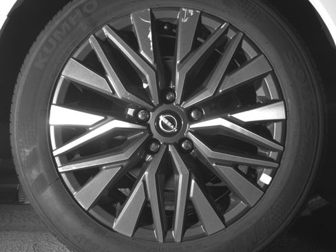 Used 2025 Nissan Altima 2.5 SV FWD image 15