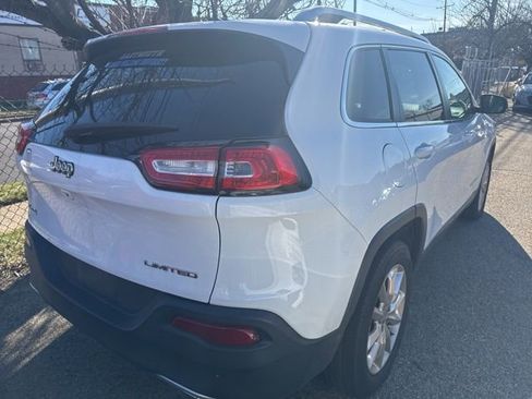 Used 2016 Jeep Cherokee Limited image 11