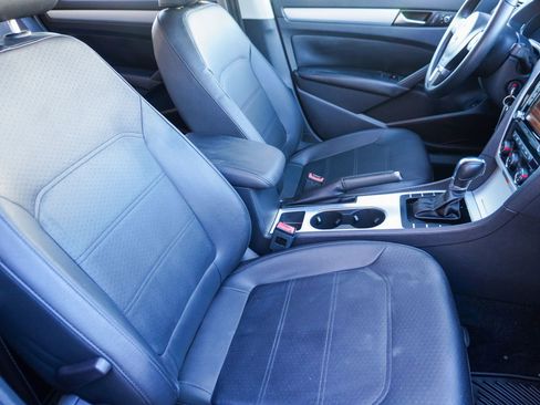 Used 2013 Volkswagen Passat 2.5 SE image 22