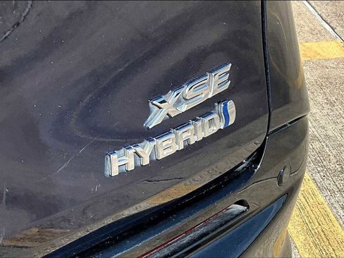 Used 2021 Toyota Sienna XSE image 7