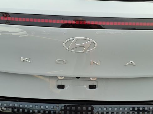 Certified 2024 Hyundai Kona Limited FWD image 15