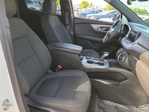 Used 2022 Chevrolet Blazer LT FWD image 16